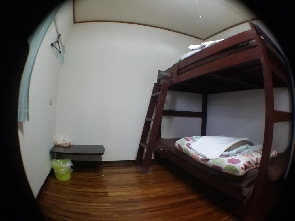Guesthouse Base Okinawa Naha Eksteriør billede