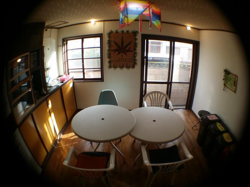 Guesthouse Base Okinawa Naha Eksteriør billede