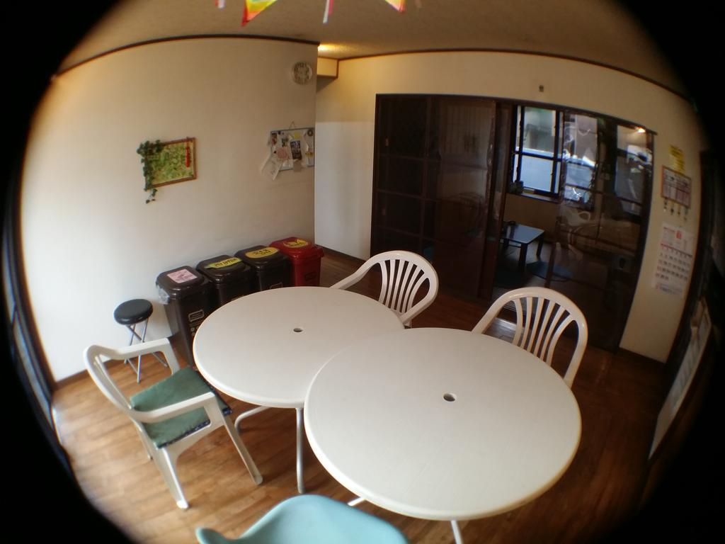Guesthouse Base Okinawa Naha Eksteriør billede