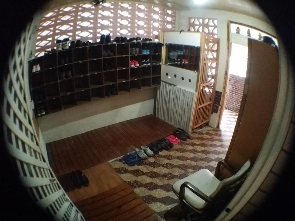 Guesthouse Base Okinawa Naha Eksteriør billede