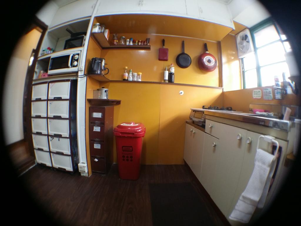 Guesthouse Base Okinawa Naha Eksteriør billede